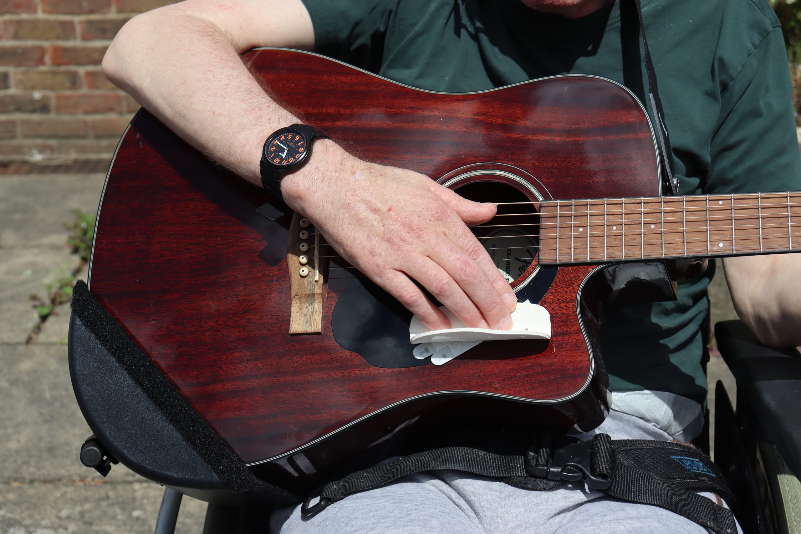 RHN XMAS APPEAL - Nick’s guitar is supported